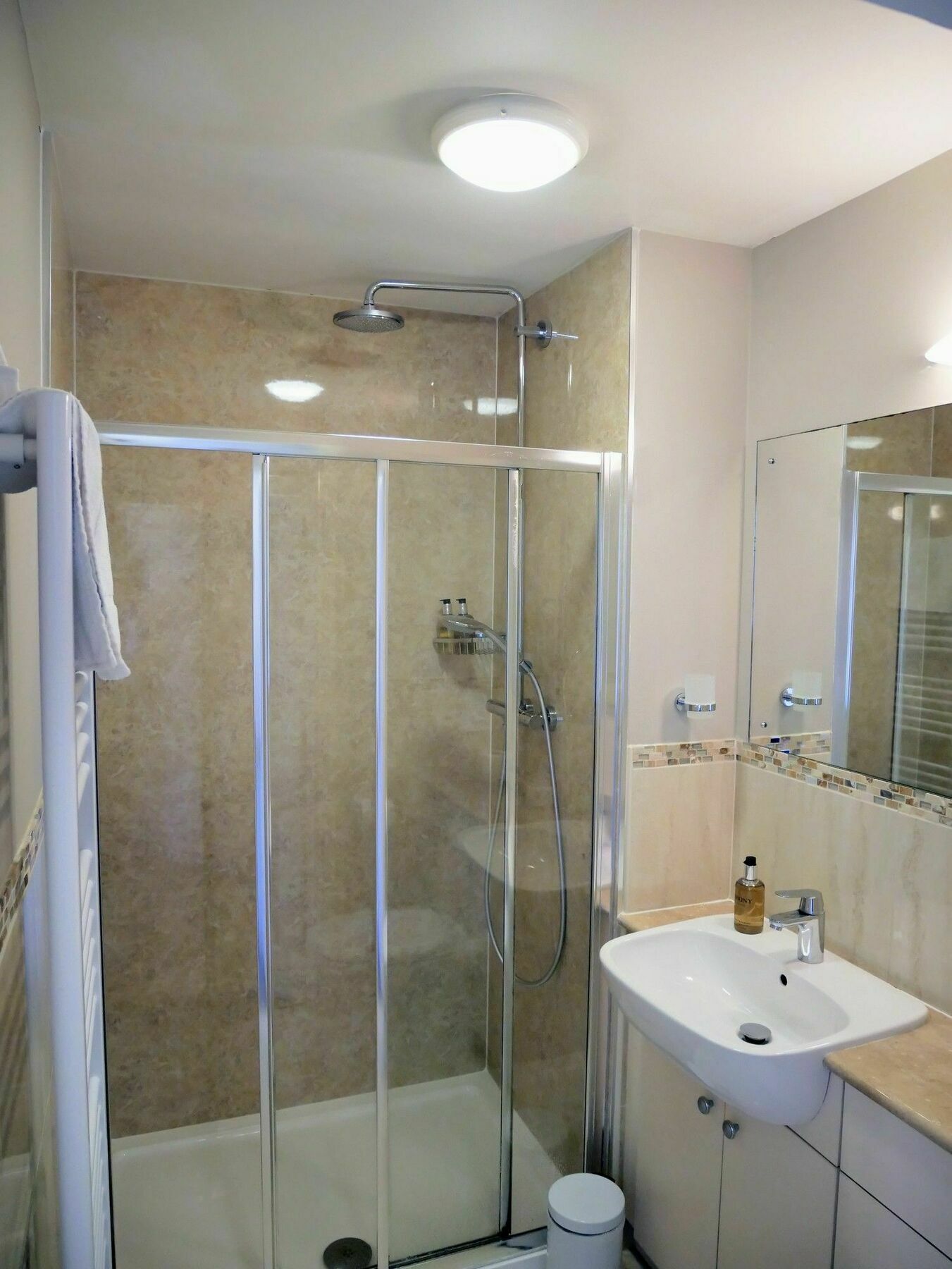Peartree Serviced Apartments Salisbury Exterior foto